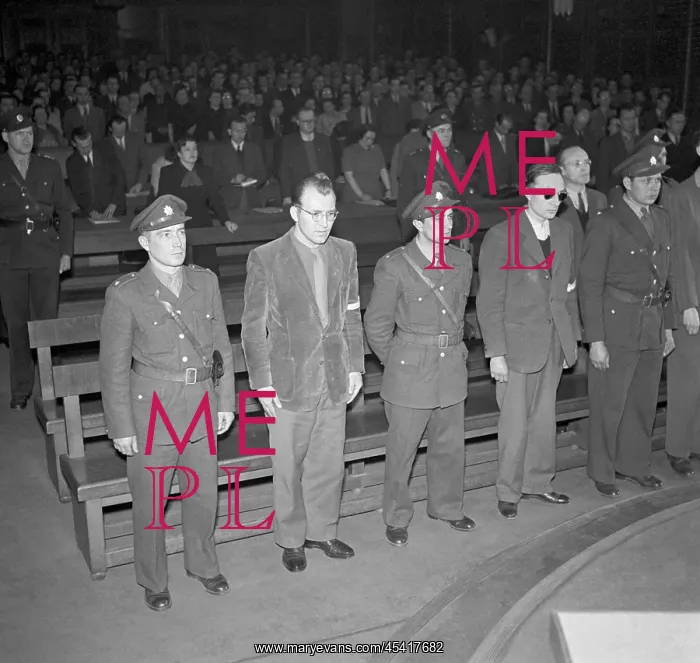 : Political trial - show trial : Political trial - show trial