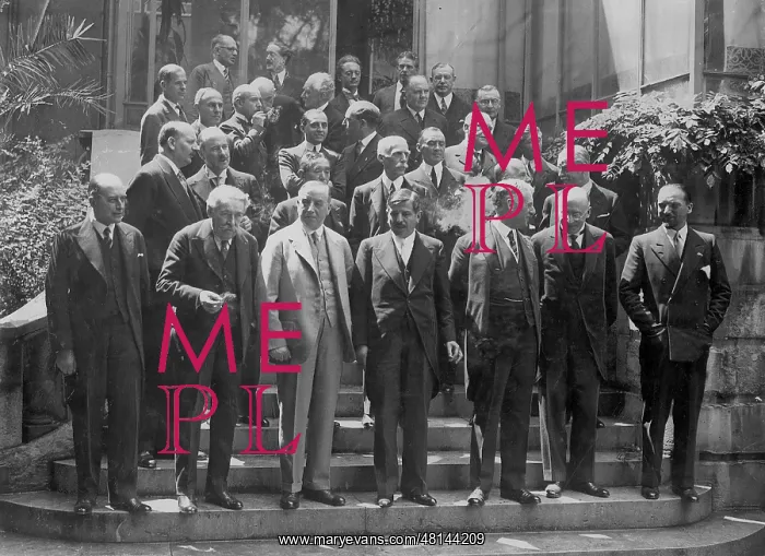 : Politicians at the end of the Paris Conference, 1931 : Politicians at the end of the Paris Conference, 1931