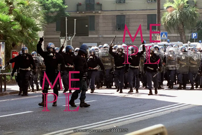 : Polizia Prepare For Attack : Polizia Prepare For Attack