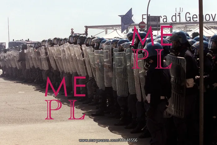 : Polizia Up With Riot Shields : Polizia Up With Riot Shields