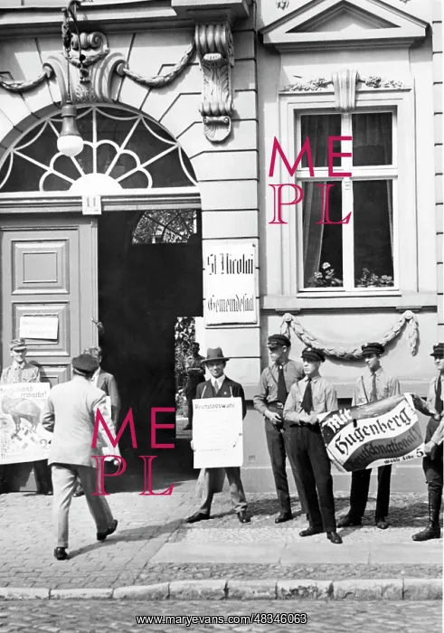 : Polling station in Potsdam, 1932 : Polling station in Potsdam, 1932