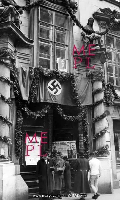 : Polling station in Vienna, 1938 : Polling station in Vienna, 1938