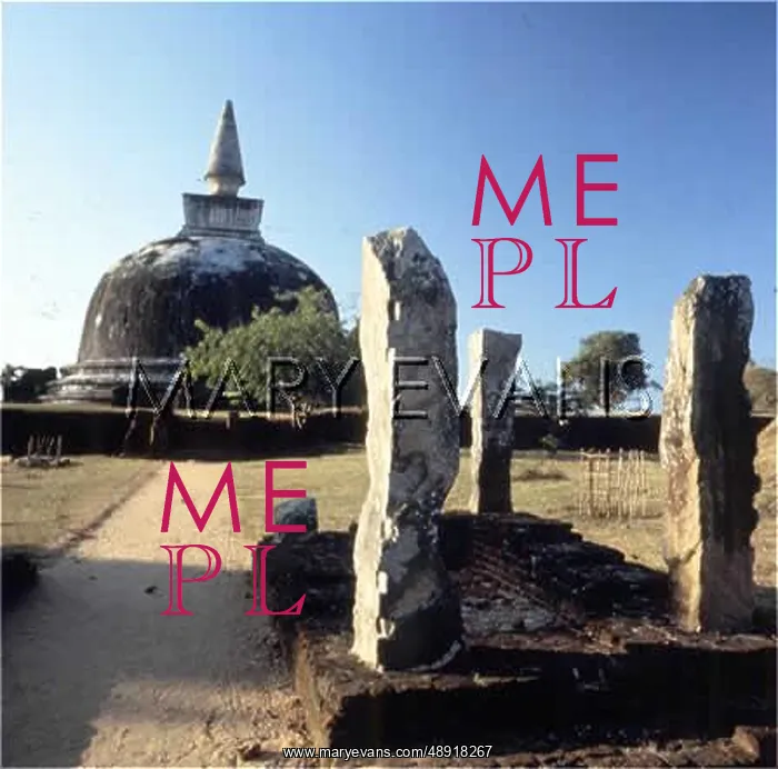 : POLONNARUWA / DAGOBA : POLONNARUWA / DAGOBA