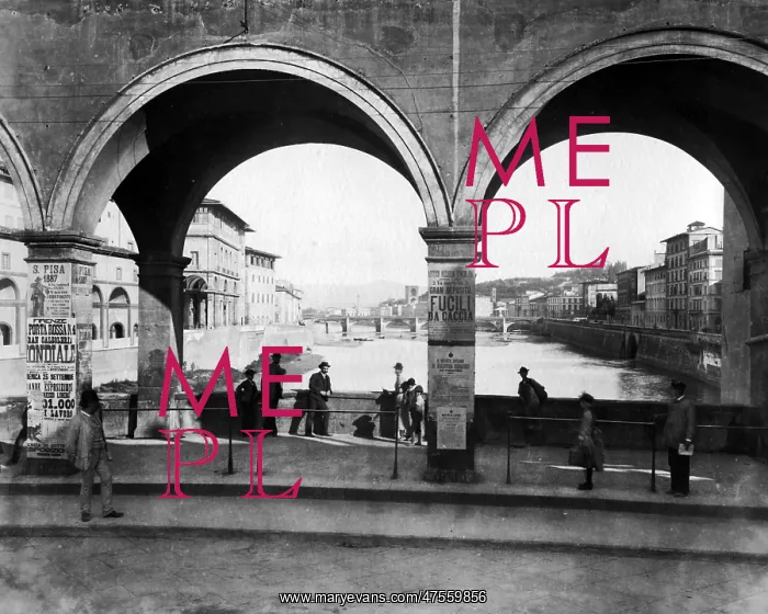 : Ponte Vecchio and River Arno, Florence, Italy : Ponte Vecchio and River Arno, Florence, Italy