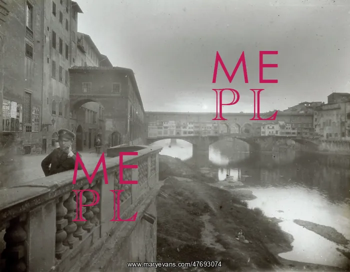 : Ponte Vecchio and River Arno, Florence, Italy : Ponte Vecchio and River Arno, Florence, Italy