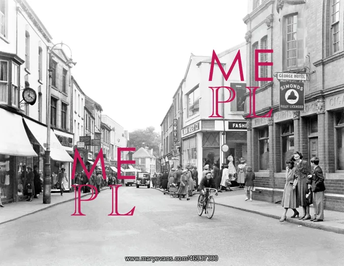  : Pontypool, Commercial Street c1955