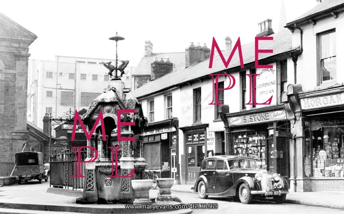  : Pontypridd, the Fountain c1955