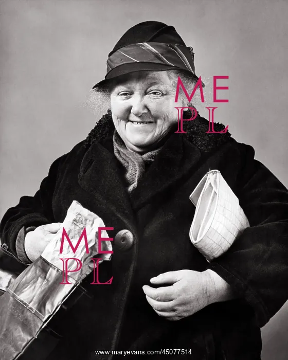 : Poor Depression Era Woman Smiling Looking at Camera : Poor Depression Era Woman Smiling Looking at Camera