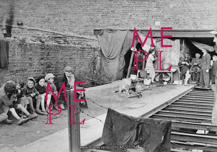 : Poor Jews in Kutno, 1940 : Poor Jews in Kutno, 1940