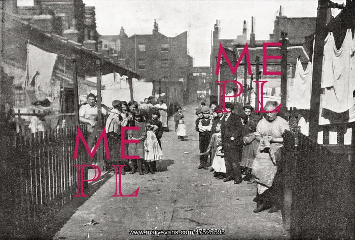 : Poor street in London's East End : Poor street in London's East End