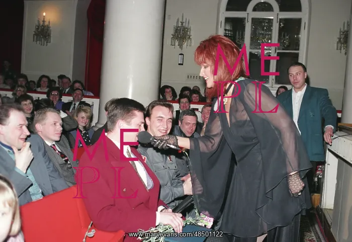 : Pop singer Anastasiya, 1995 : Pop singer Anastasiya, 1995