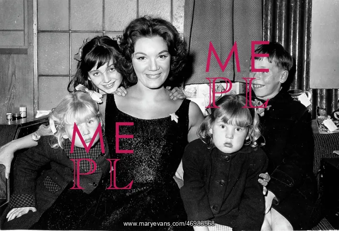 : Pop Singer Connie Francis 1938 - : Pop Singer Connie Francis 1938 -