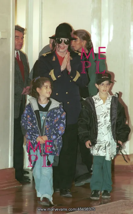 : Pop singer Michael Jackson visits Moscow Mayor : Pop singer Michael Jackson visits Moscow Mayor