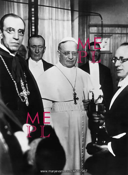 : Pope Pius XI. Guglielmo Marconi and Eugenio Pacelli, at the : Pope Pius XI. Guglielmo Marconi and Eugenio Pacelli, at the