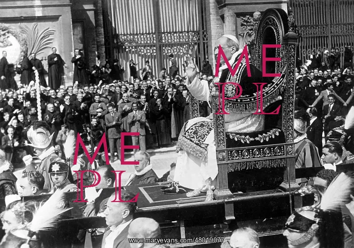 : Pope Pius XII. on his throne, 1939 : Pope Pius XII. on his throne, 1939