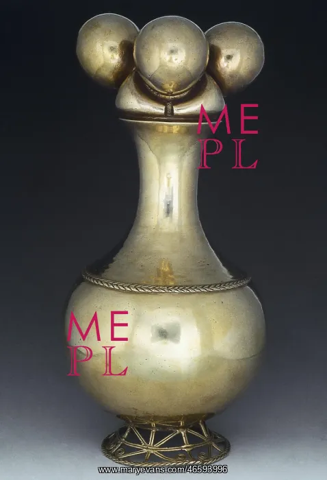 : Poporo. Lime container used to carry the lime to : Poporo. Lime container used to carry the lime to