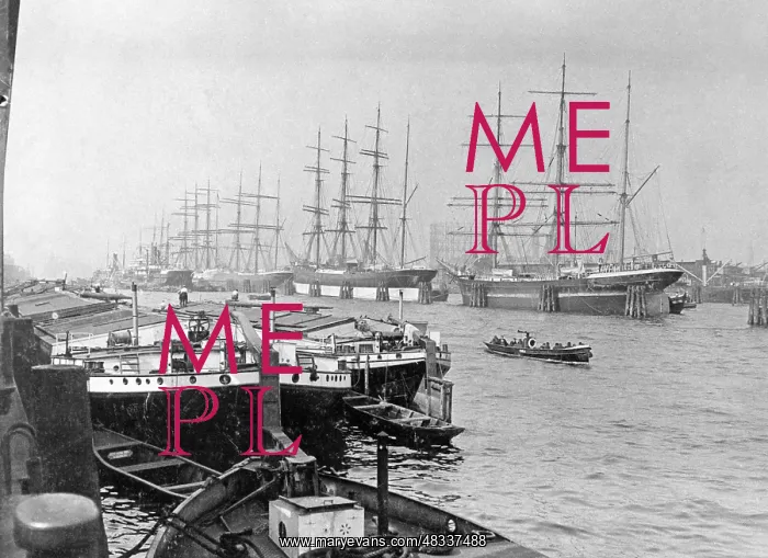 : The port of Hamburg, 1912 : The port of Hamburg, 1912