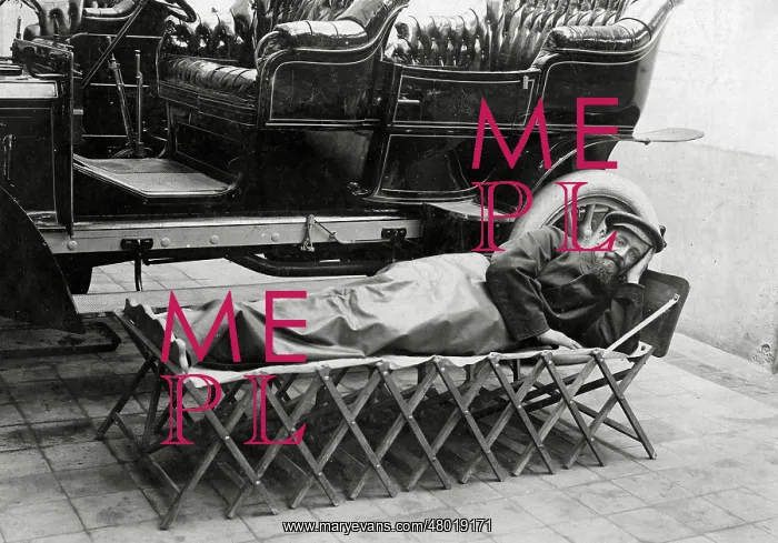 : Portable bed for drivers, 1906 : Portable bed for drivers, 1906