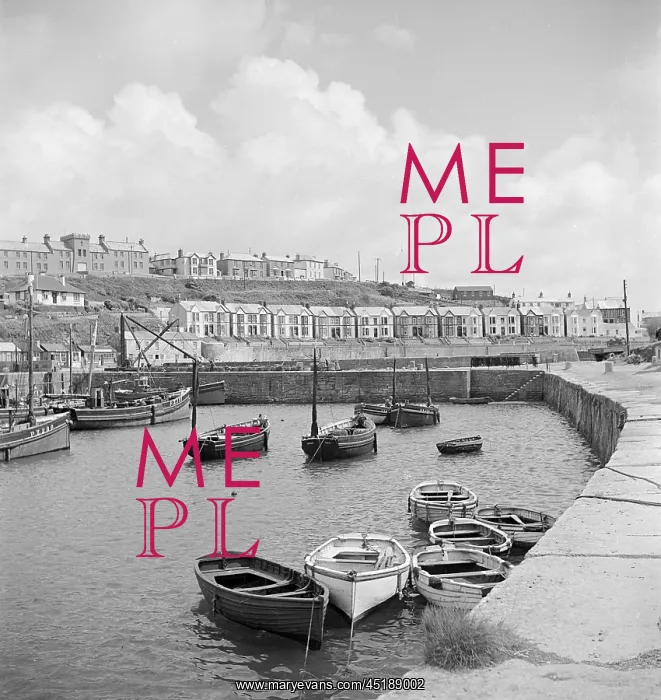 : Porthleven Harbour, Cornwall : Porthleven Harbour, Cornwall