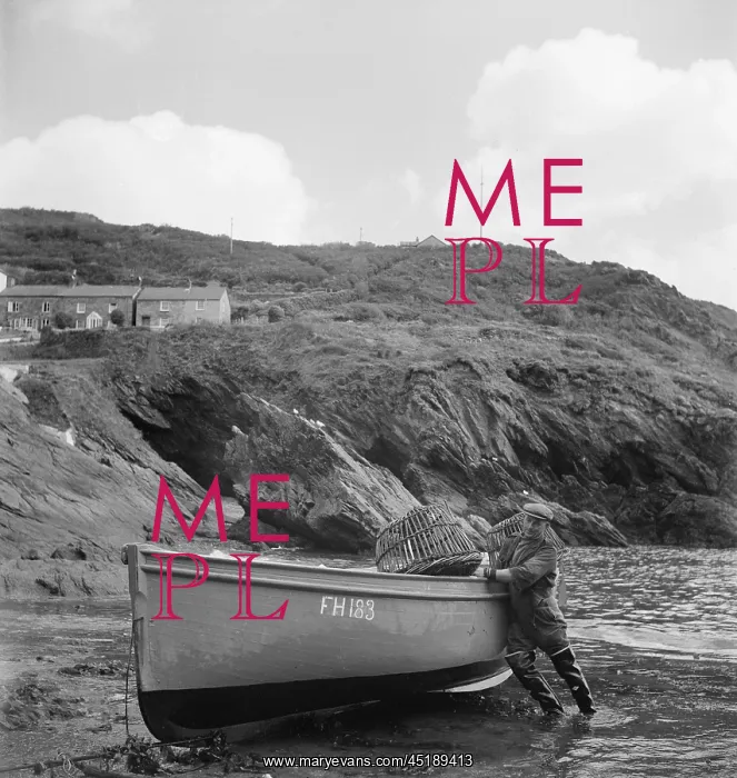 : Portloe Cove Harbour, Cornwall : Portloe Cove Harbour, Cornwall