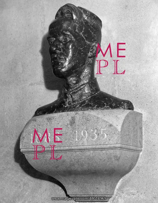 : Portrait bust of T E Lawrence (Lawrence of Arabia) : Portrait bust of T E Lawrence (Lawrence of Arabia)