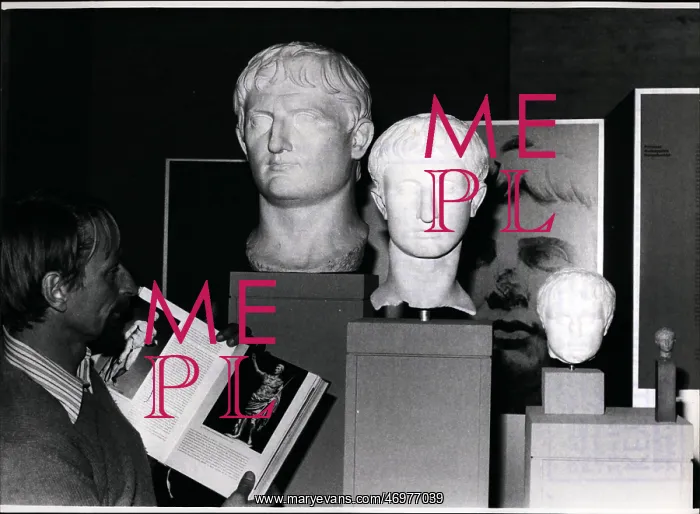 : Portrait busts of Augustus Caesar, exhibition in Munich : Portrait busts of Augustus Caesar, exhibition in Munich