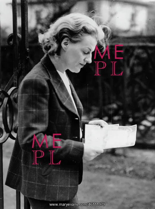 : Portrait of Gracie Fields : Portrait of Gracie Fields