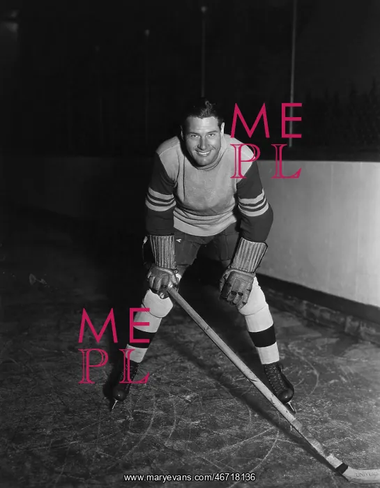  : Portrait of hockey player