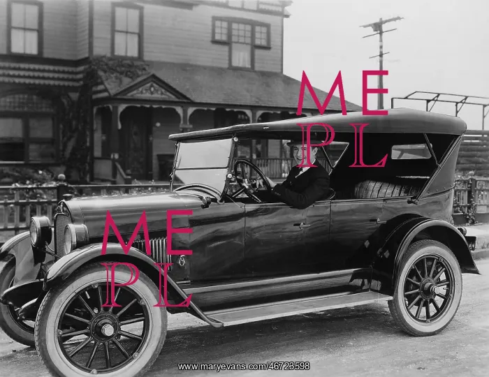  : Portrait of man in car