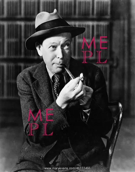  : Portrait of man lighting pipe