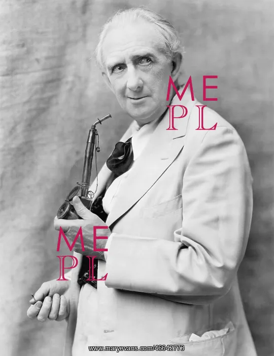 : Portrait of a man with his pipe : Portrait of a man with his pipe