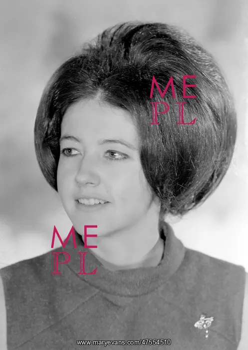  : Portrait of Miss E. Lawson