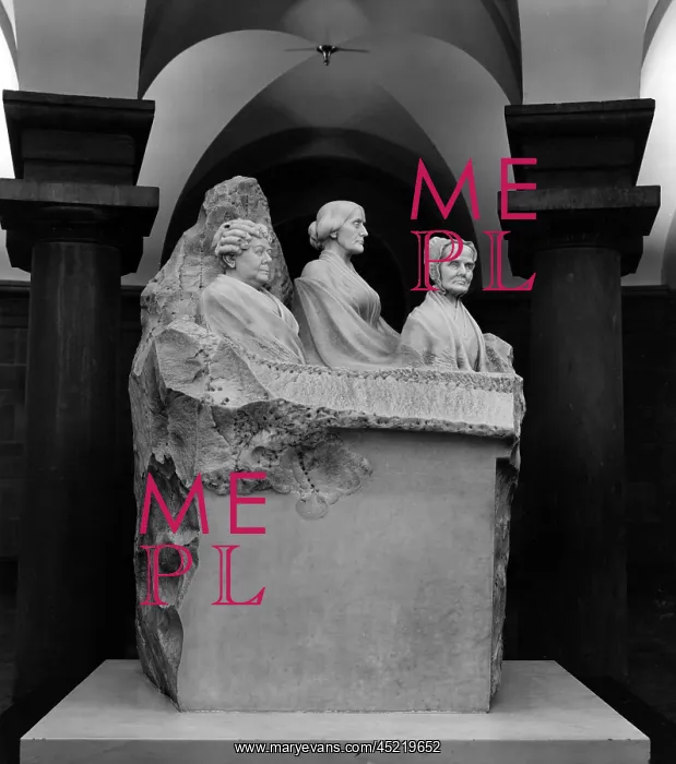 : Portrait Monument to Lucretia Mott, Elizabeth ? : Portrait Monument to Lucretia Mott, Elizabeth ?