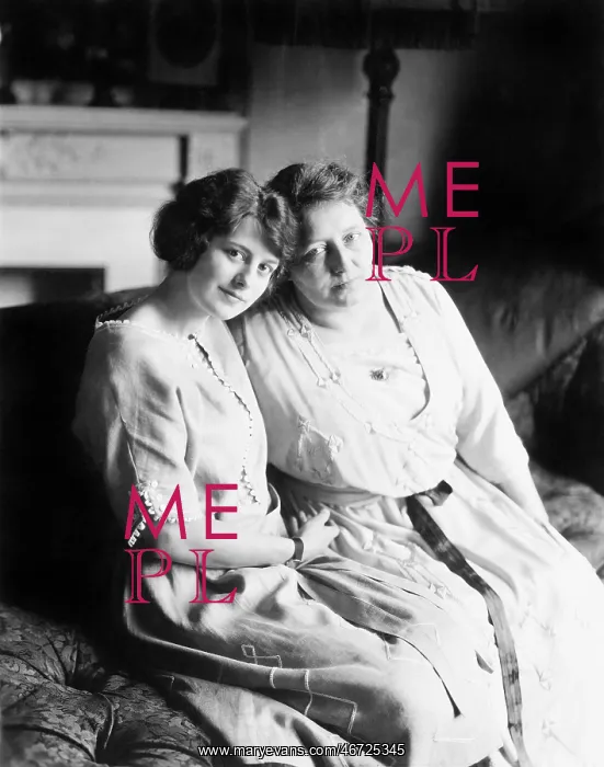 : Portrait of mother and daughter : Portrait of mother and daughter