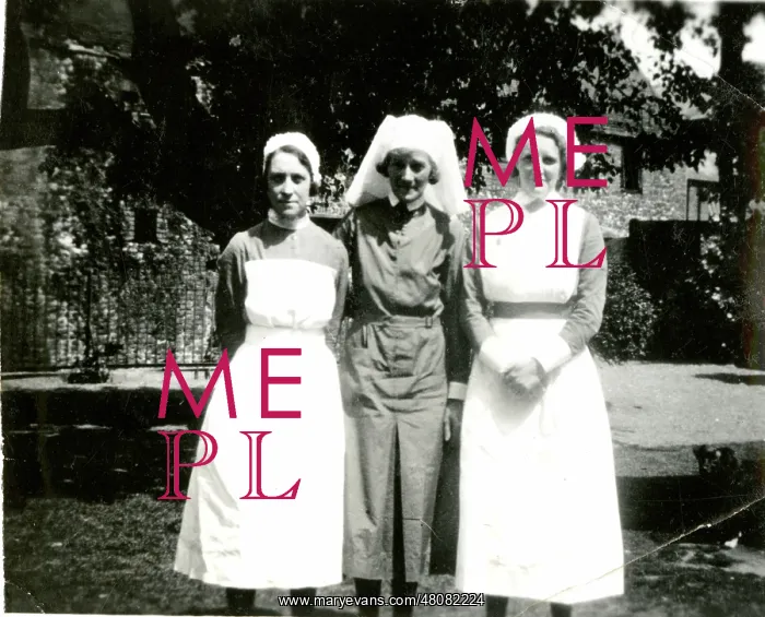 : Portrait photograph of three Nurses : Portrait photograph of three Nurses