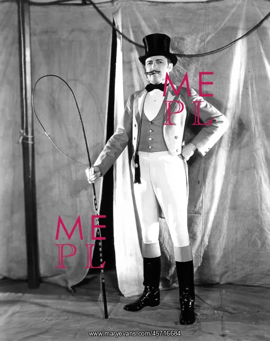  : Portrait of a ringmaster