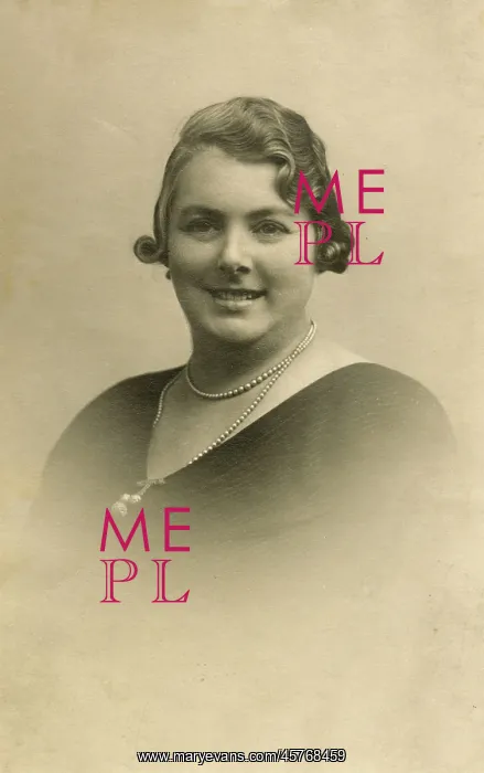 : Portrait of a smiling woman from Hull : Portrait of a smiling woman from Hull