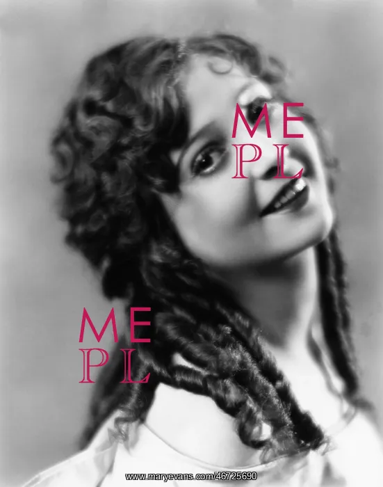 : Portrait of smiling young woman : Portrait of smiling young woman