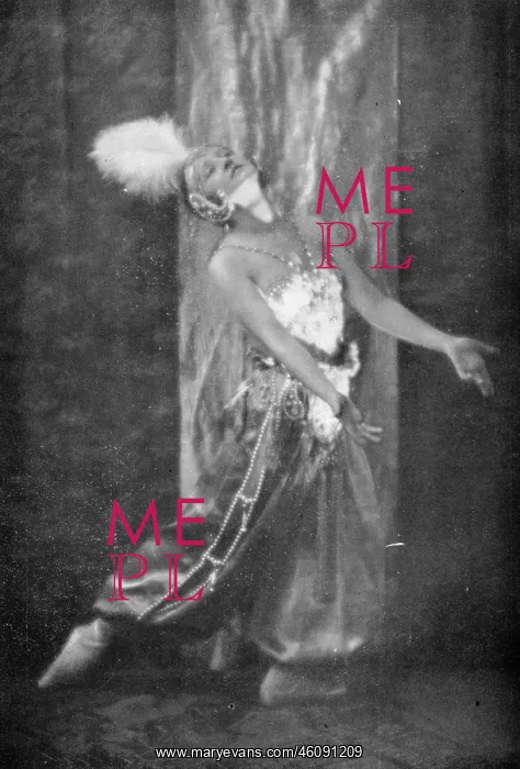 : A Portrait of Sonia Pavloff (1920-24) : A Portrait of Sonia Pavloff (1920-24)