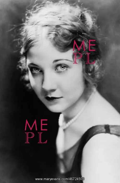 : Portrait of woman : Portrait of woman