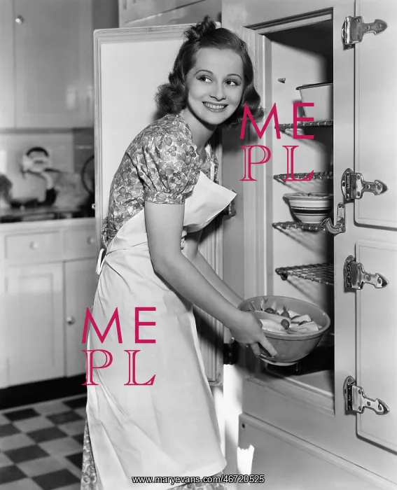 : Portrait of woman in kitchen : Portrait of woman in kitchen