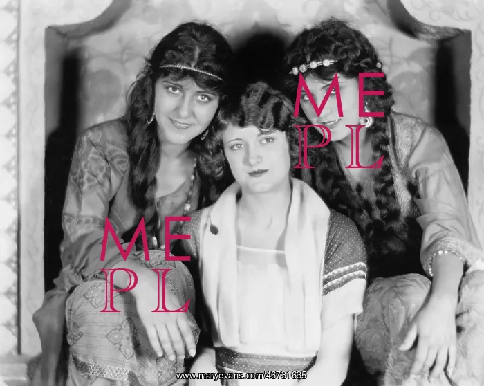 : Portrait of three women : Portrait of three women