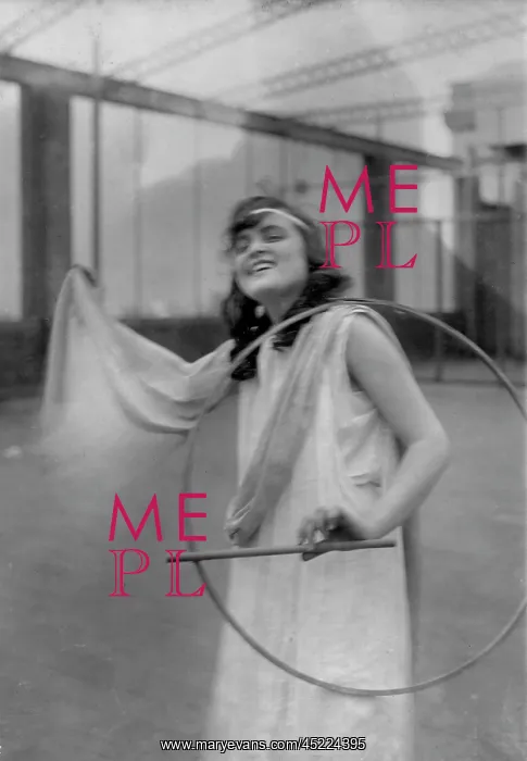 : Portrait of a young actress, original caption: ? : Portrait of a young actress, original caption: ?