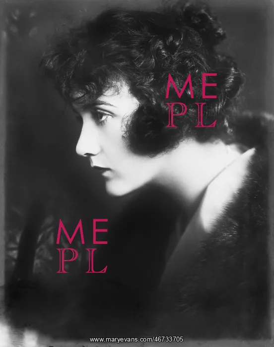 : Portrait of a young woman looking serious : Portrait of a young woman looking serious