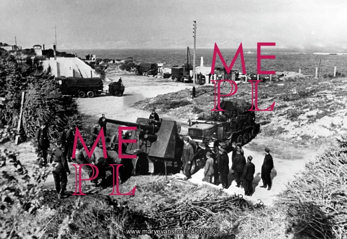 : Positioning of an anti-aircraft cannon at the : Positioning of an anti-aircraft cannon at the