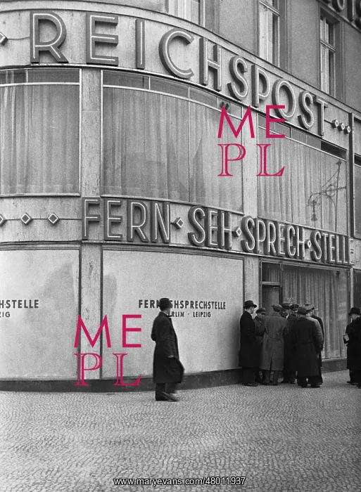 : Post Office with video phone in Berlin, 1936 : Post Office with video phone in Berlin, 1936