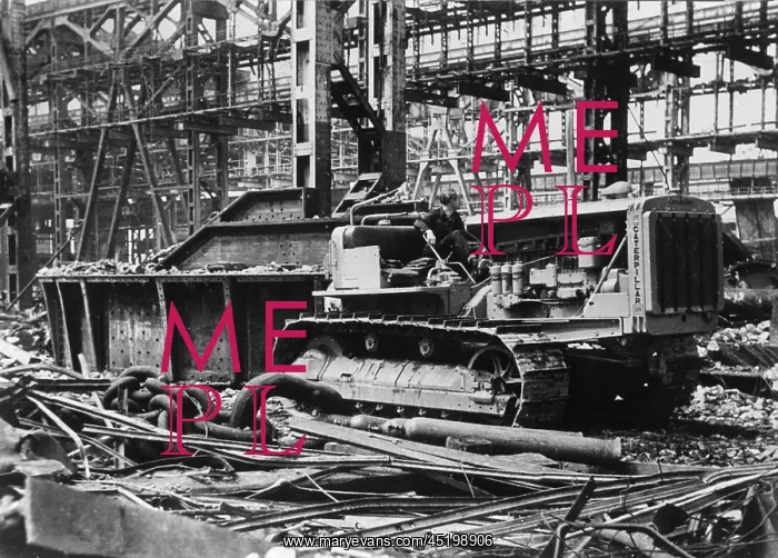 : Post-war era: dismantling of Krupp factories : Post-war era: dismantling of Krupp factories