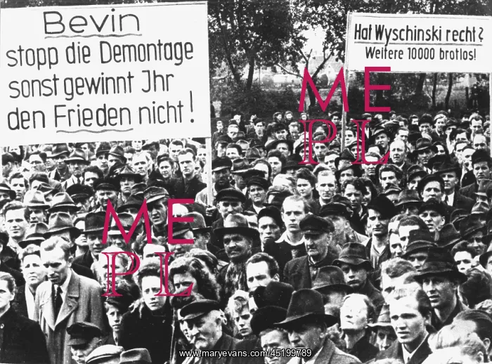 : Post-war era - protest against dismantling : Post-war era - protest against dismantling