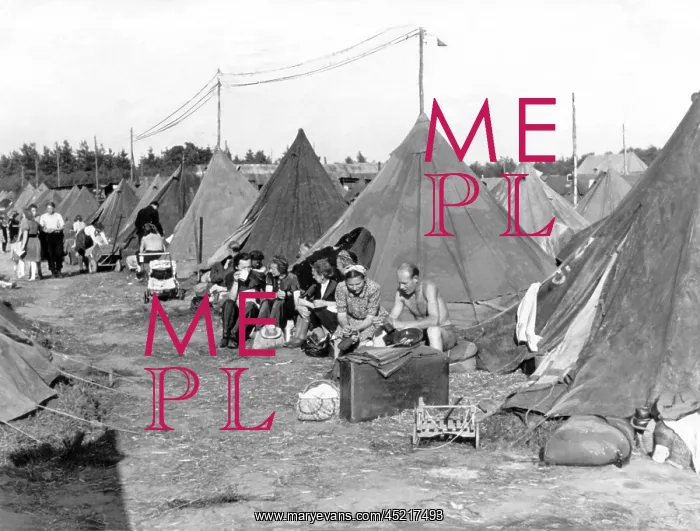 : Post-war era - refugee camp : Post-war era - refugee camp