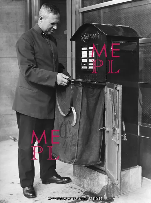 : Postal collection in Berlin, 1936 : Postal collection in Berlin, 1936